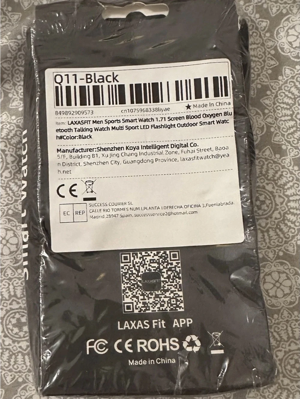 Q11 Black Smartwatch - Fitness & Health Tracker